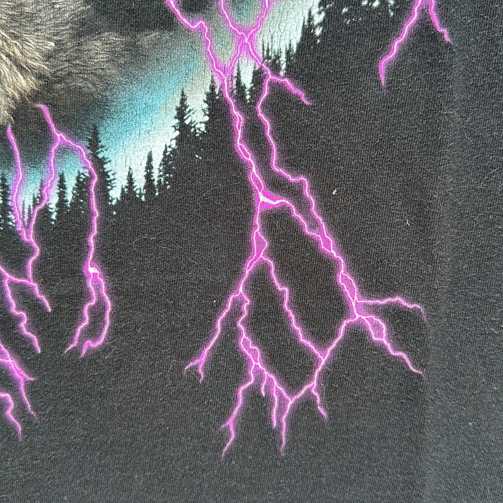 VTG 90s wolf with lighting t-shit - Picture 6 of 8